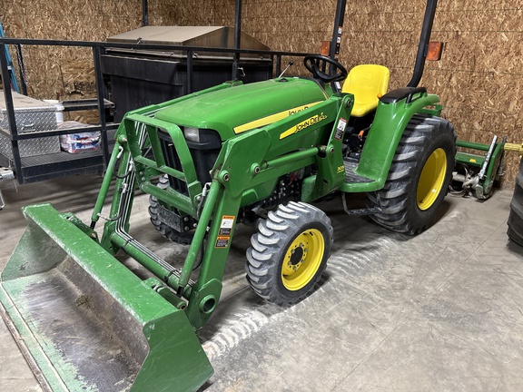 2013 John Deere 3038E