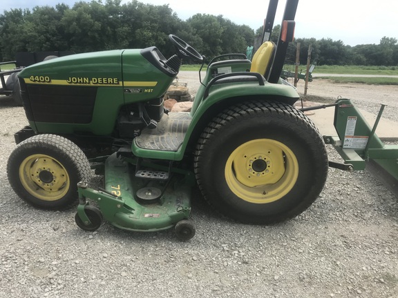 2000 John Deere 400